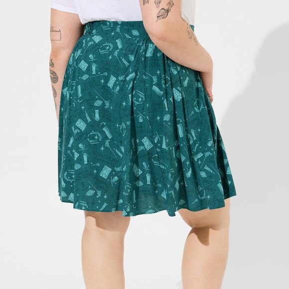 ❤️NWT VINTAGE TORRID DISNEY HOCUS POCUS SKIRT - MINI CHALLIS SANDERSON SISTERS - Picture 3 of 14
